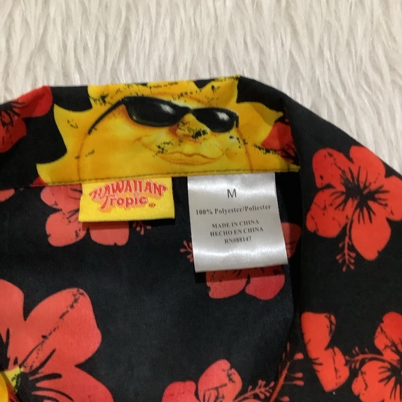 Hawaiian tropical black floral beach vacation shirt - Picture 3 of 9